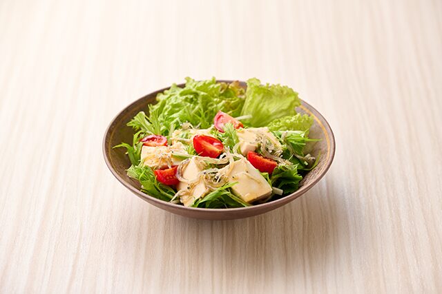 豆腐とじゃこ・水菜の和風サラダ